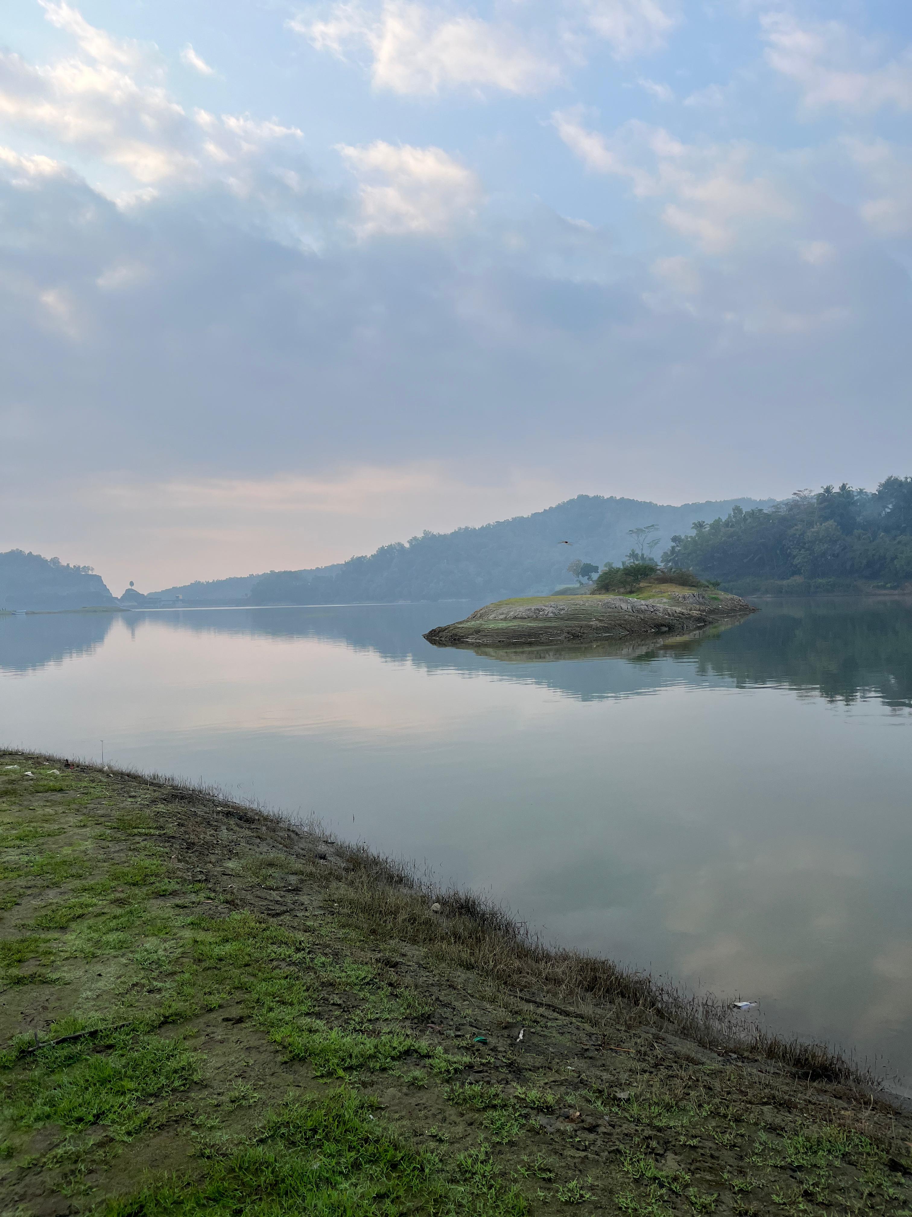 Keseruan Camping di Waduk Sermo, Sunrise Indah yang Sayang Jika Dikewatkan Keseruan Camping di Waduk Sermo, Sunrise Indah yang Sayang Jika Dikewatkan