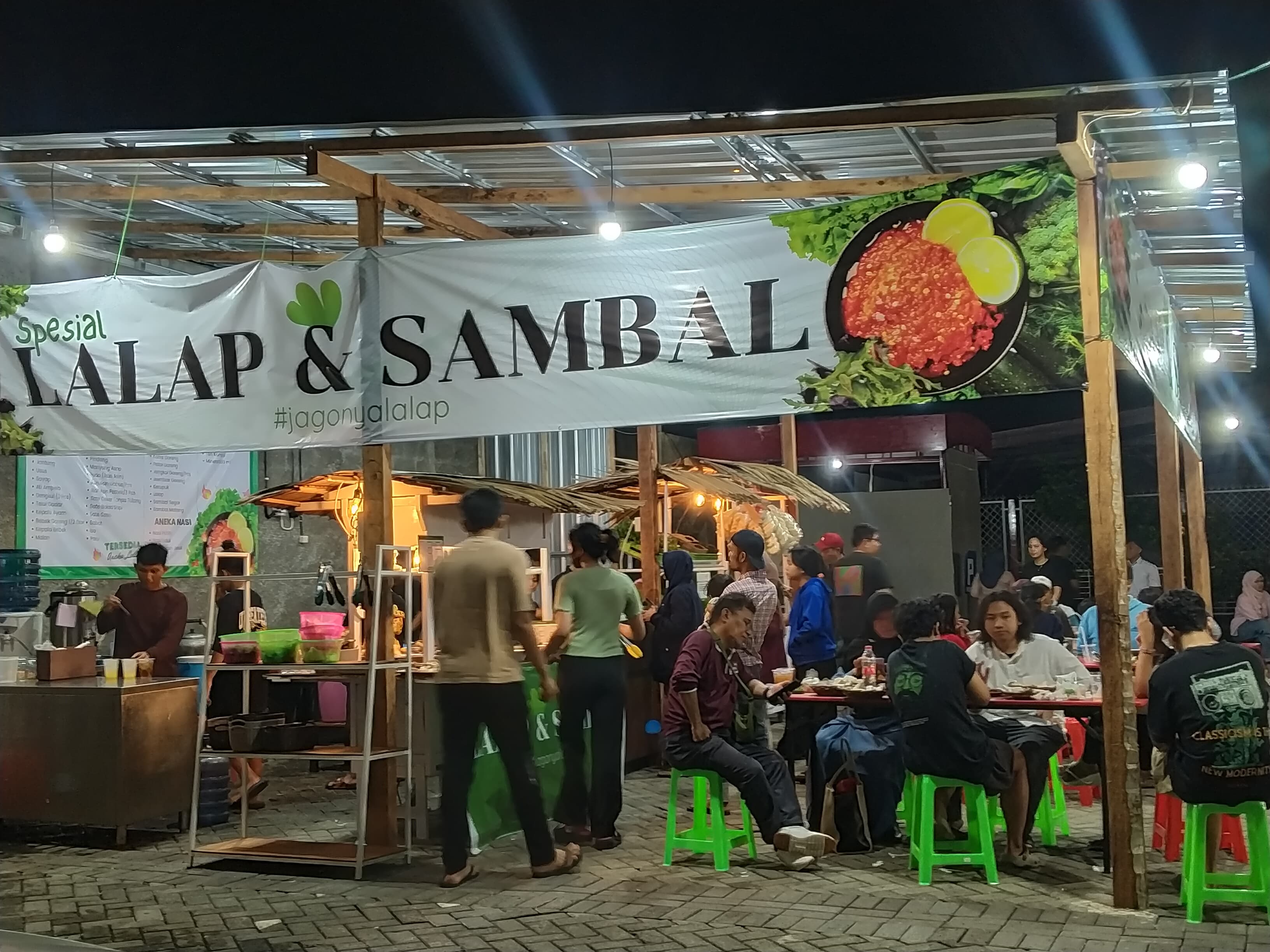 Menyantap Pecal Lele dengan Aneka Sambal dan Lalap di Lesehan Baru Daerah Maguwoharjo