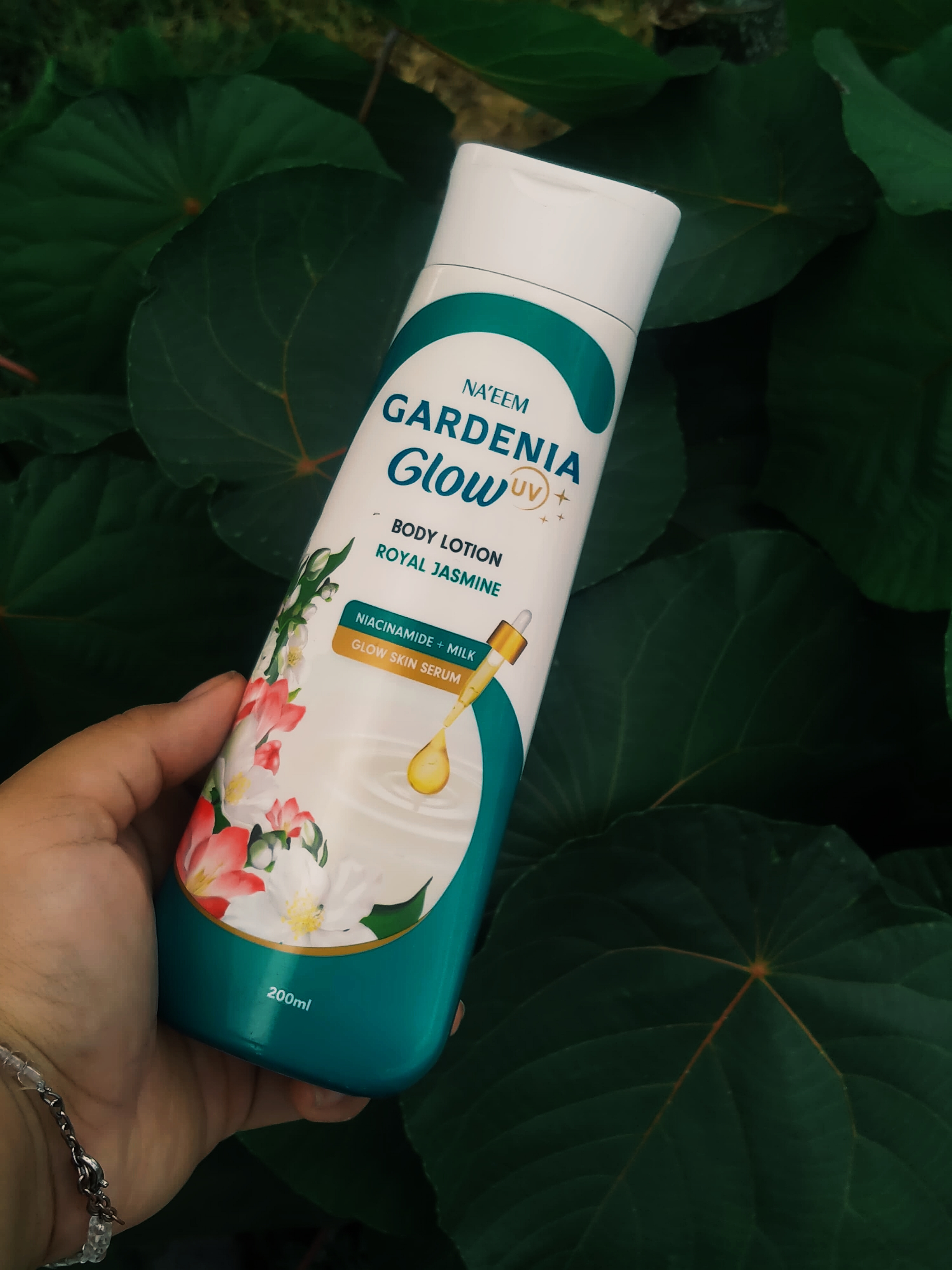 Review Gardenia Glow Serum Lotion, Simple Body Care Routine yang Beri Efek Tenang