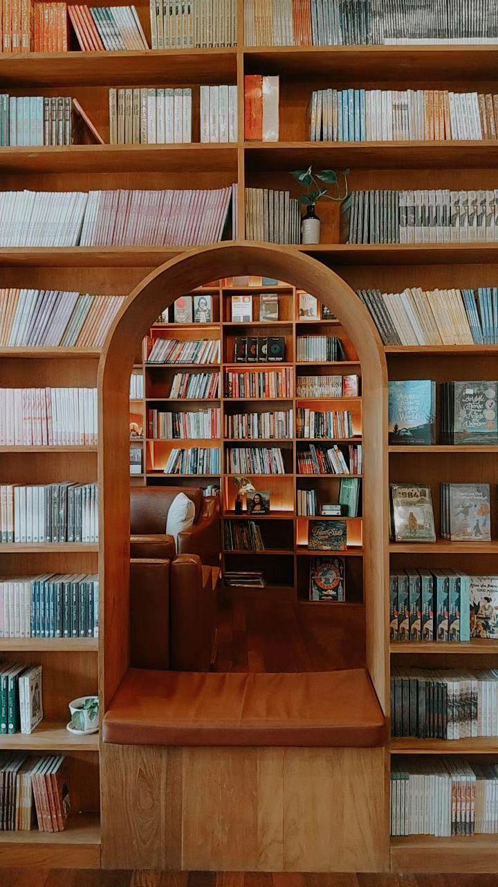 Nyaman dan Estetik! Penerbit Shira Media Buka Perpustakaan untuk Umum di Lantai Dasar Kantornya