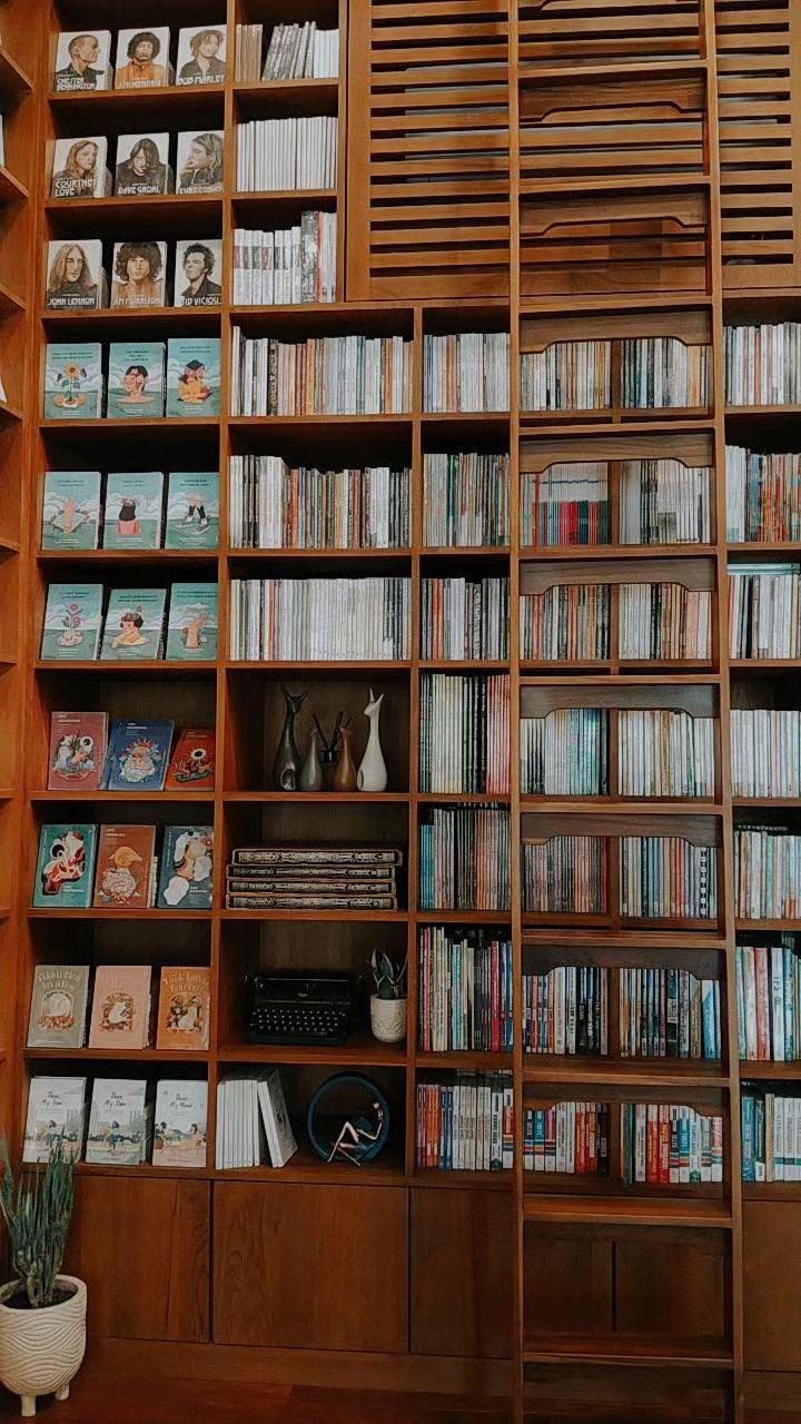 Nyaman dan Estetik! Penerbit Shira Media Buka Perpustakaan untuk Umum di Lantai Dasar Kantornya