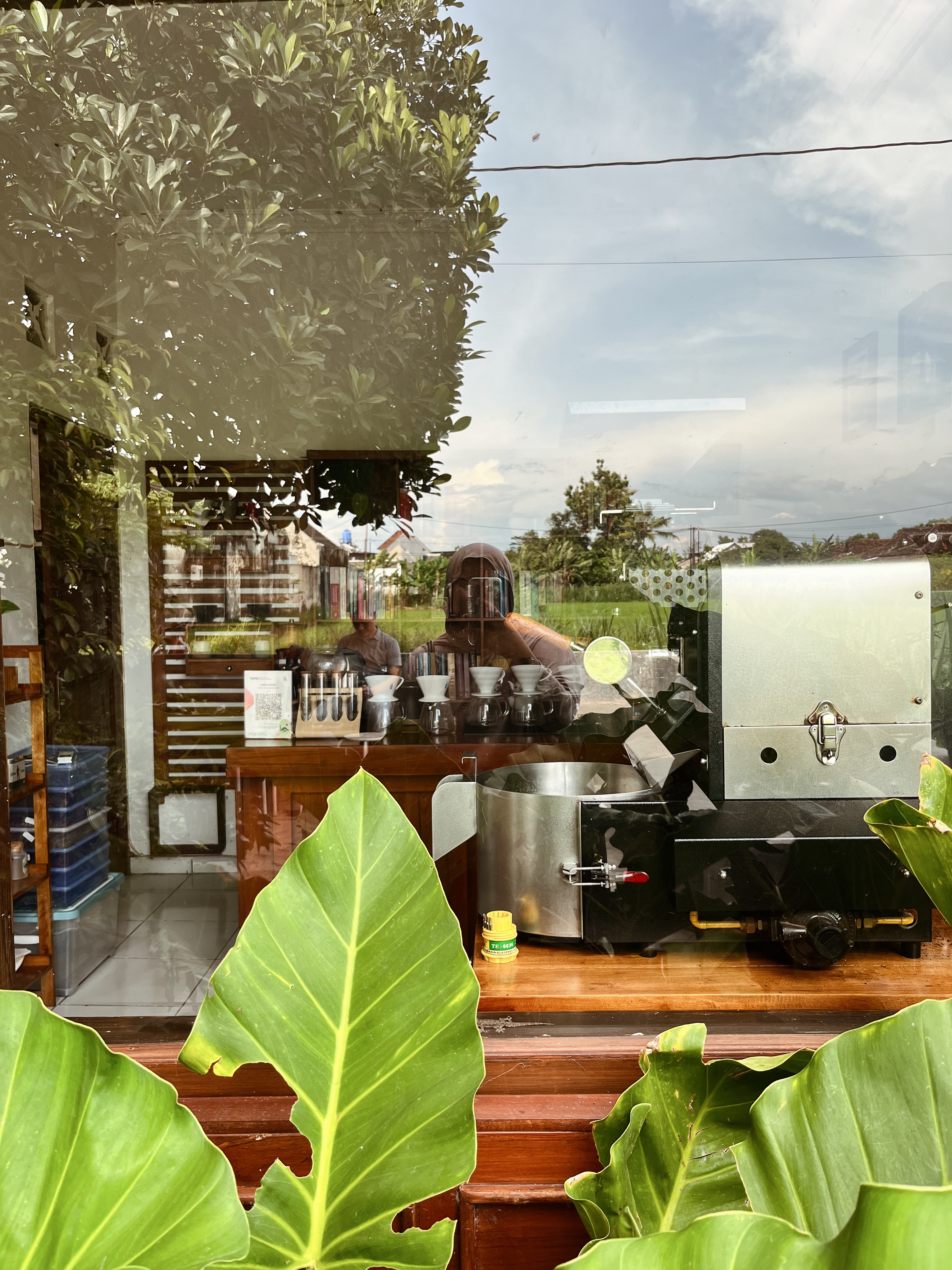 Menemukan Gimbo Coffee, Slow Bar dengan Latar Belakang Gunung Merapi di Maguwoharjo